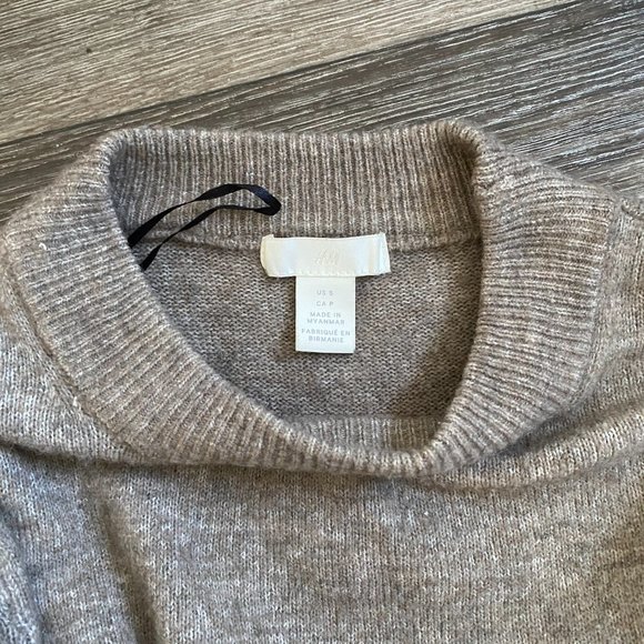 Sweater - Picture 3 of 3